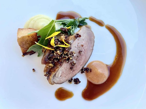 Quelle sauce traditionnelle se marie parfaitement avec un magret de canard ?